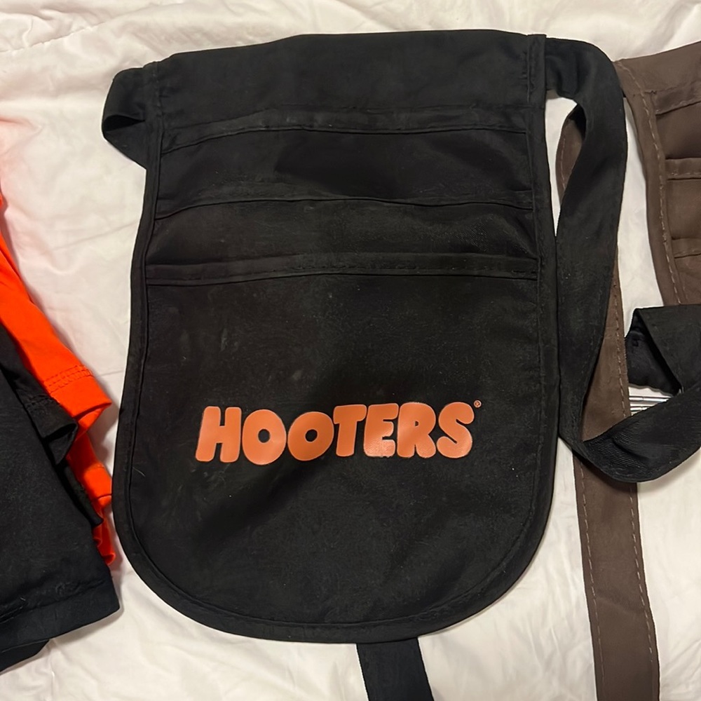 Hooters